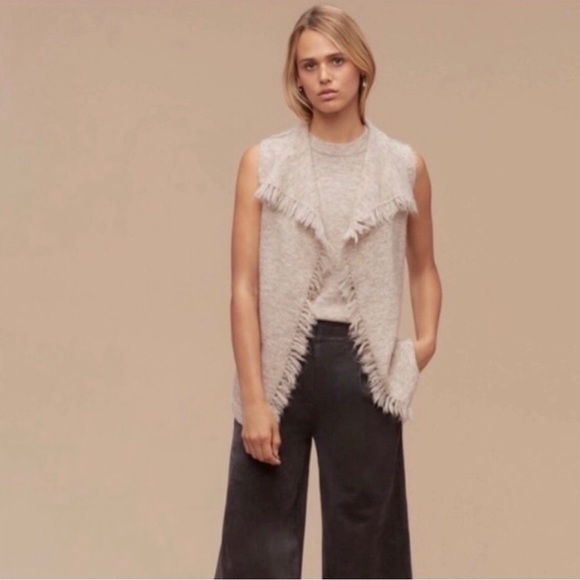 Aritzia Wilfred Free grey sweater vest - Picture 6 of 6